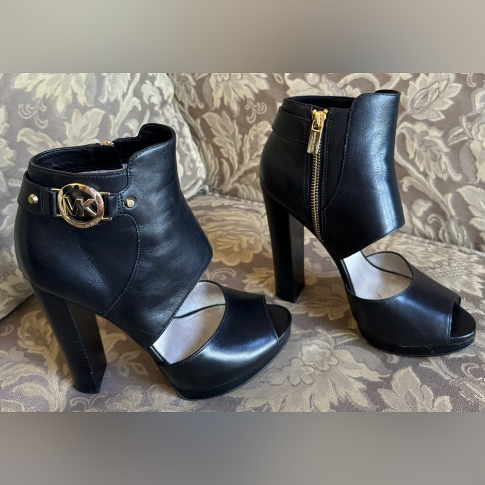 Michael Kors WYATT OPEN TOE Black Leather Pumps Women Size 7